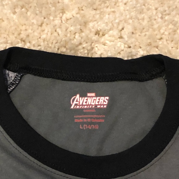 Boy’s Avengers T-shirt NWT 14/16 - Picture 3 of 4